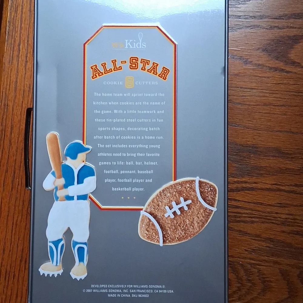Williams-Sonoma All-Star Sports 8 Cookie Cutter Set in Sports Locker Design Tin